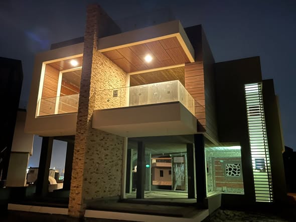 فيلا مستقله 400 متر في ميد تاون سولو