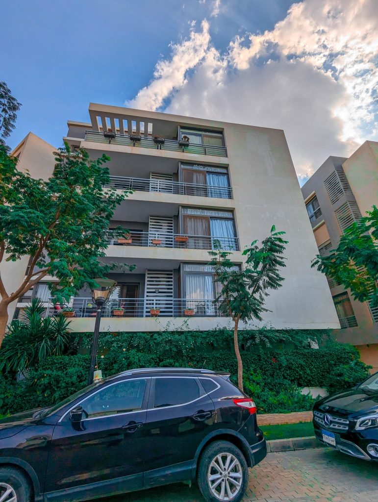 شقة للبيع في تاج سلطان غرفتين في التجمع الخامس