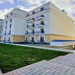 شقه 122 متر علي البحرمباشره في الحي اللاتيني