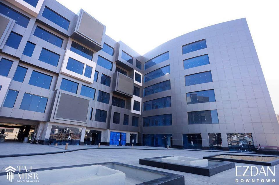 محل تجاري ٢٩ متر في مول إزدان في الداون تاون