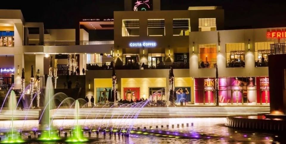 محل27متر في توينتي بلاس مول التجمع الخامس