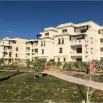 شقه 122 متر علي البحرمباشره في الحي اللاتيني