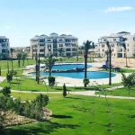 شقه 122 متر علي البحرمباشره في الحي اللاتيني