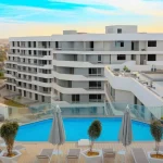 شقة للبيع غرفتين نص تشطيب في كمبوند بالتقسيط في مستقبل سيتي