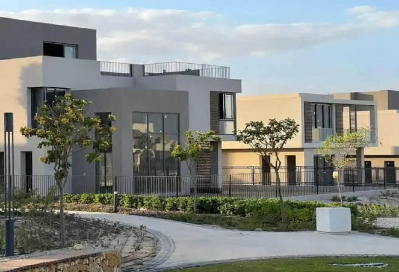 تاون هاوس 325 متر في تاوني امام نادي الجزيره