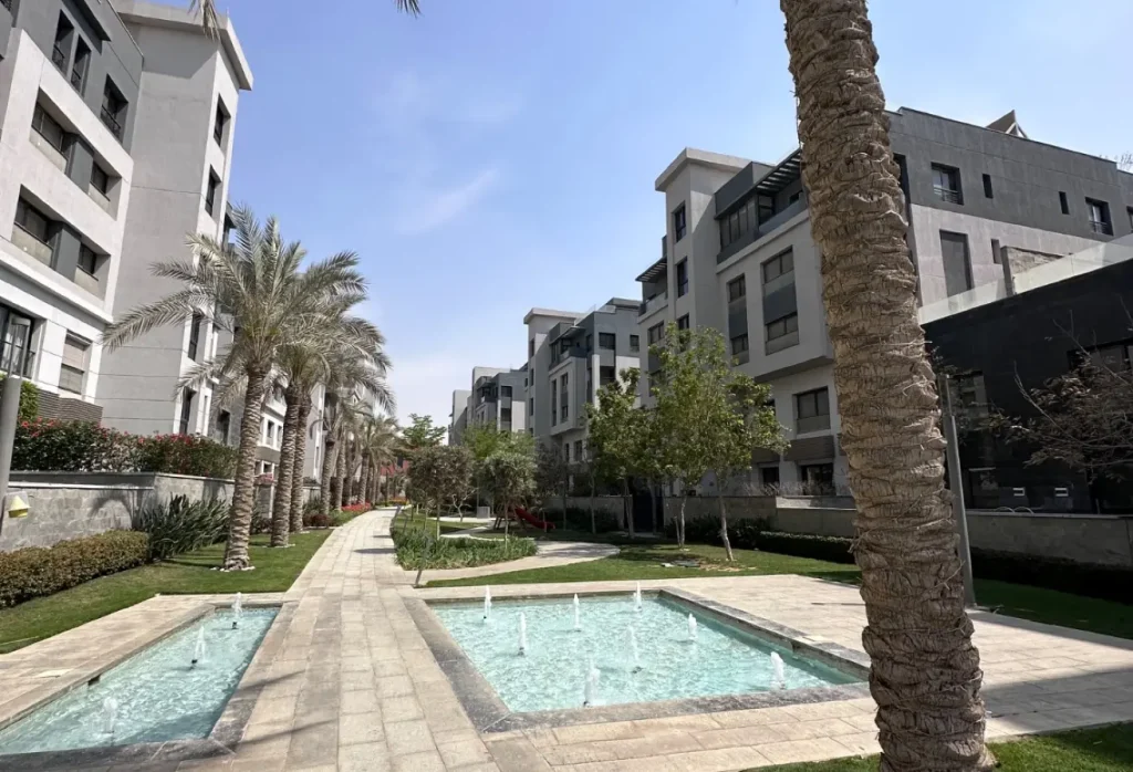 بينتا هاوس متشطب بالكامل للبيع في كمبوند بالتجمع الخامس