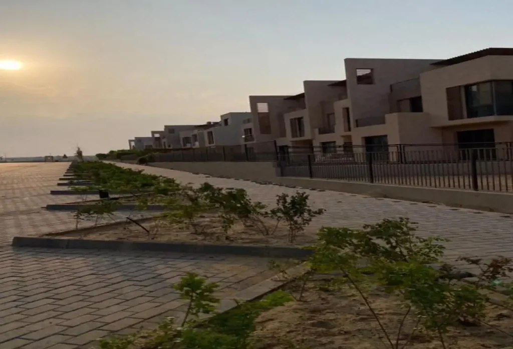 فيلاستاند الون 377 متر في سوديك ايست 2