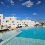 شاليه 170 متر بحديقه خاصه في الكيلو 190 رأس الحكمه