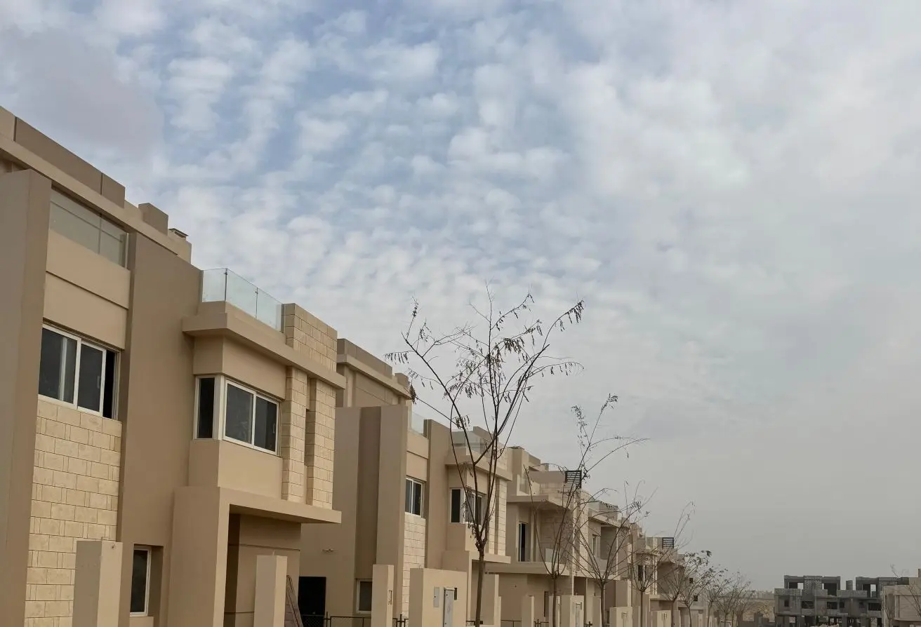 شاليه 127 متر أرضي بجاردن في رأس الحكمه