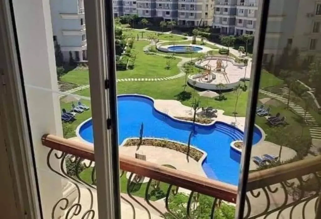 اي فيلا 250 متر بحديقه خاصه في مونتن فيو 6 أكتوب