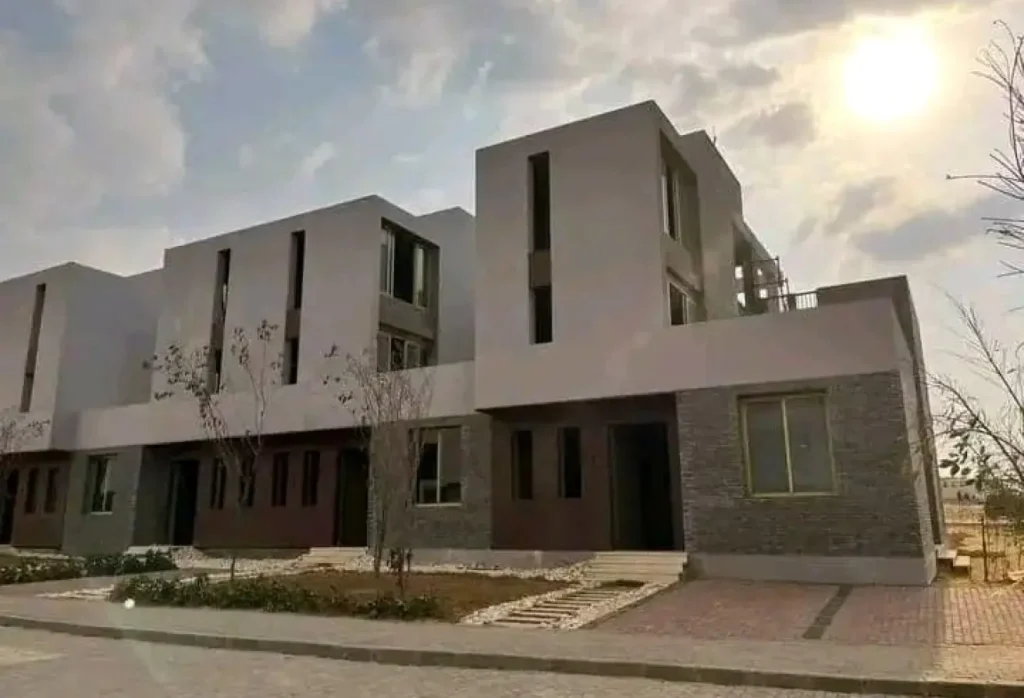 تاون هاوس 172 متر في القاهره الجديده من الأهلي صبور