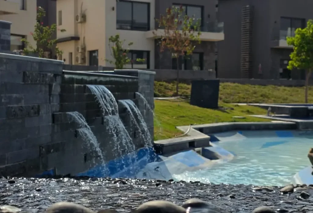 توين هاوس330متر للبيع في كريك تاون التجمع