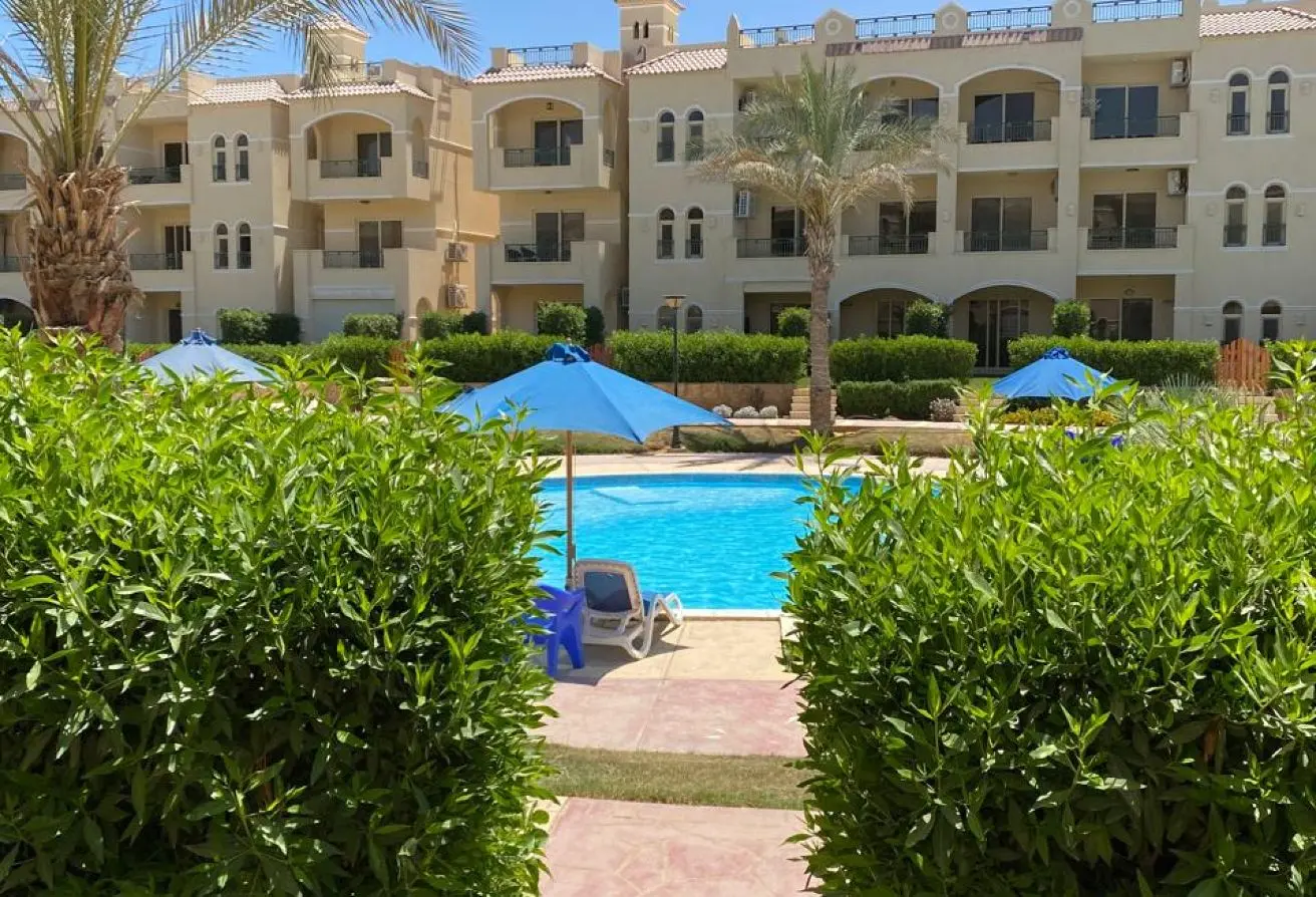 شاليه70متر للبيع في لاسيرينا بالم بيتش السخنه