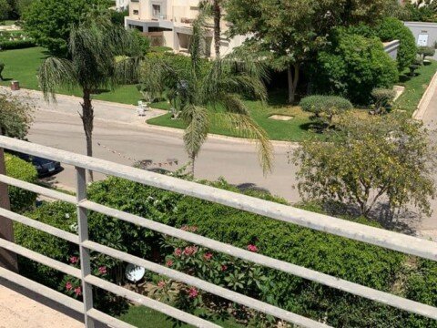 شقة أرضي بحديقة للبيع في بامبو 3
