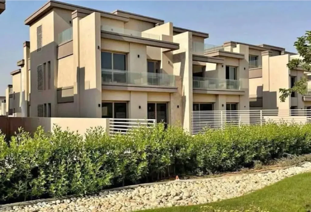 تاون هاوس كورنر للبيع من لافيستا