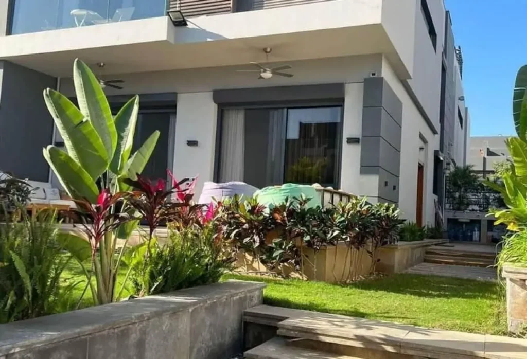 فيلا ستاند ألون للبيع في El Patio Town New Cairo