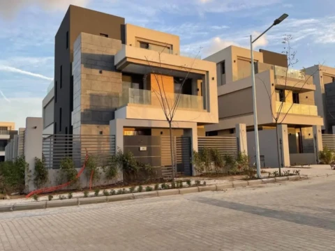 فيلا ستاند ألون للبيع في El Patio Town New Cairo