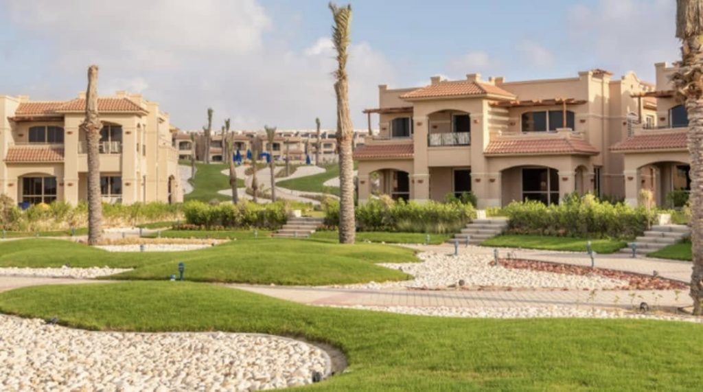 توين هاوس للبيع لافيستا باي إيست صف أول على البحر