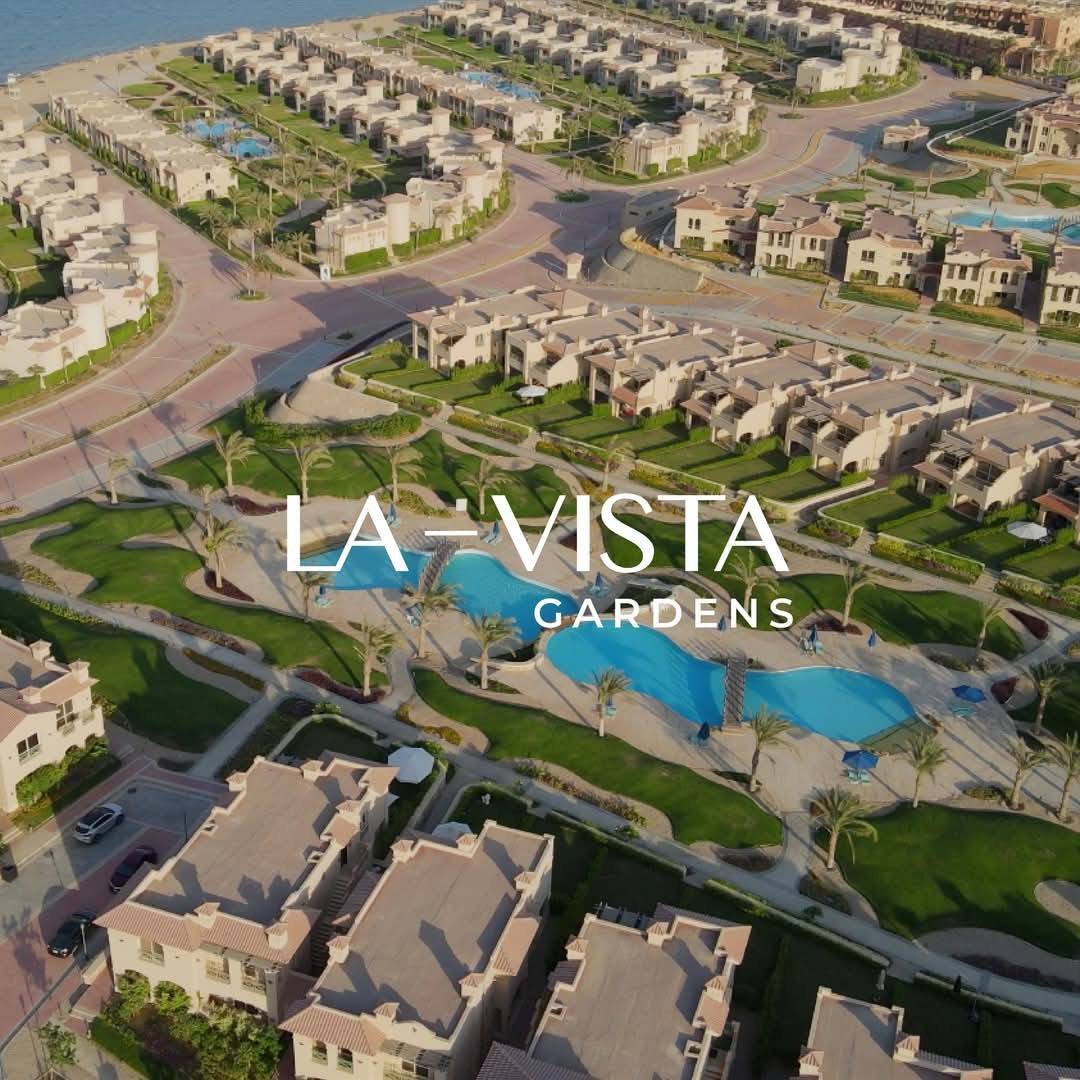 شاليه أرضي بحديقة للبيع في La Vista Gardens