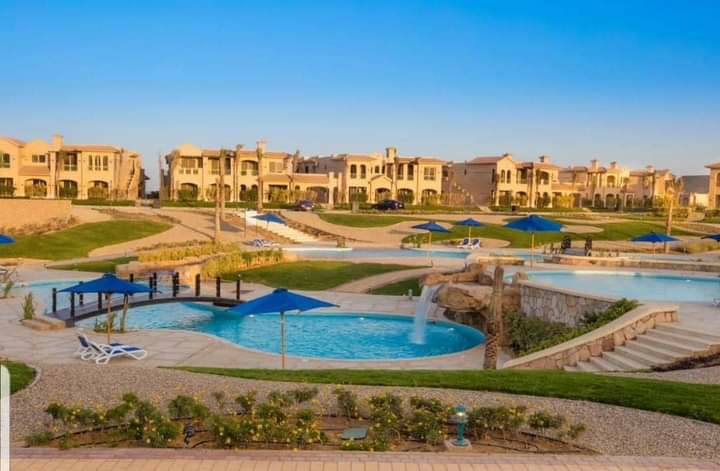 شاليه للبيع في La Vista Gardens العين السخنة