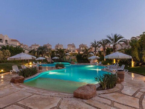 توين هاوس للبيع في كمبوند El Patio 5 East – الشروق