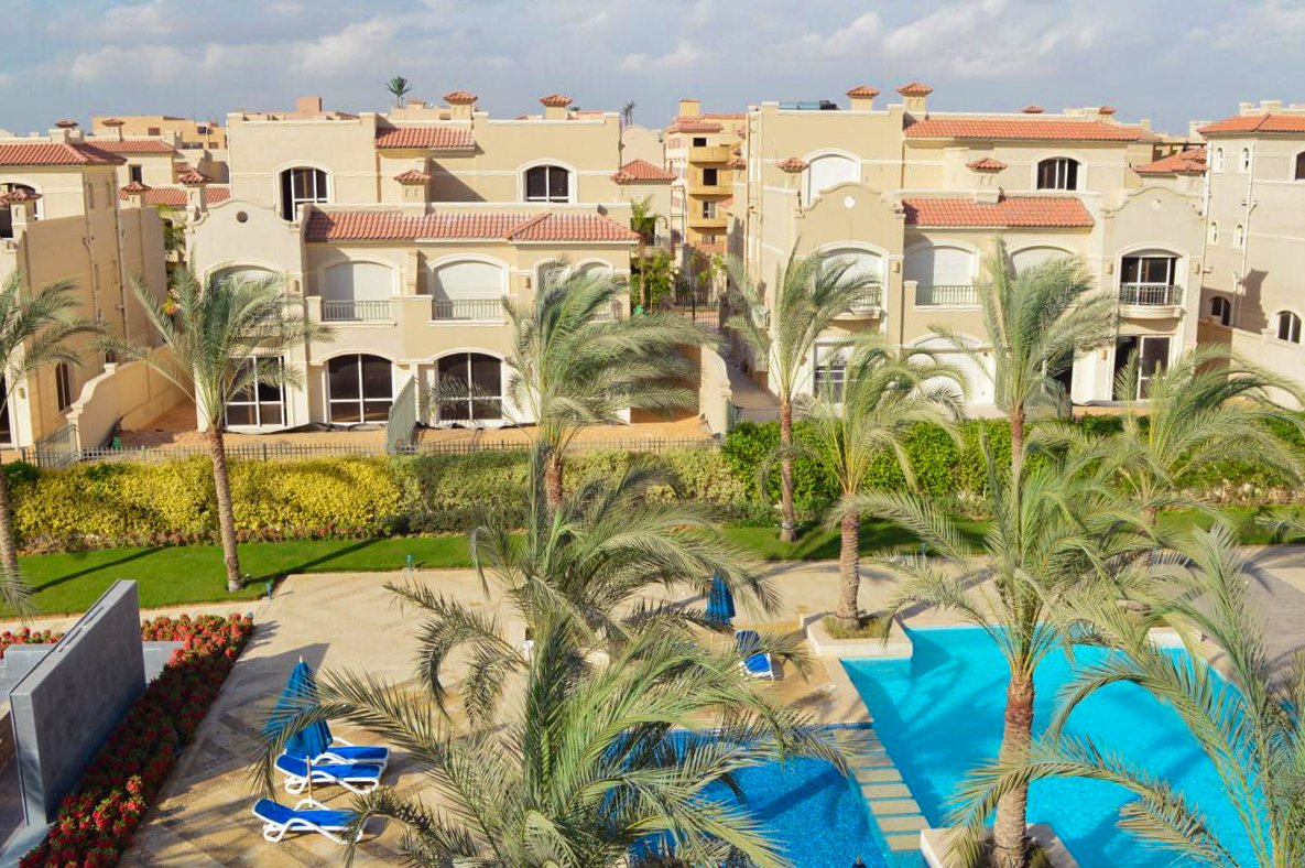 تاون هاوس للبيع في كمبوند El Patio 5 East – الشروق