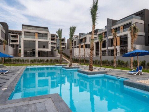 توين هاوس للبيع في كمبوند El Patio 5 East – الشروق