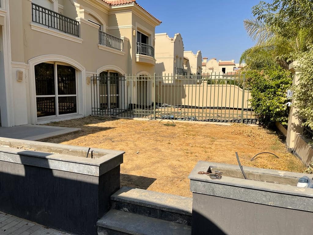 تاون هاوس للبيع في كمبوند El Patio 5 East – الشروق