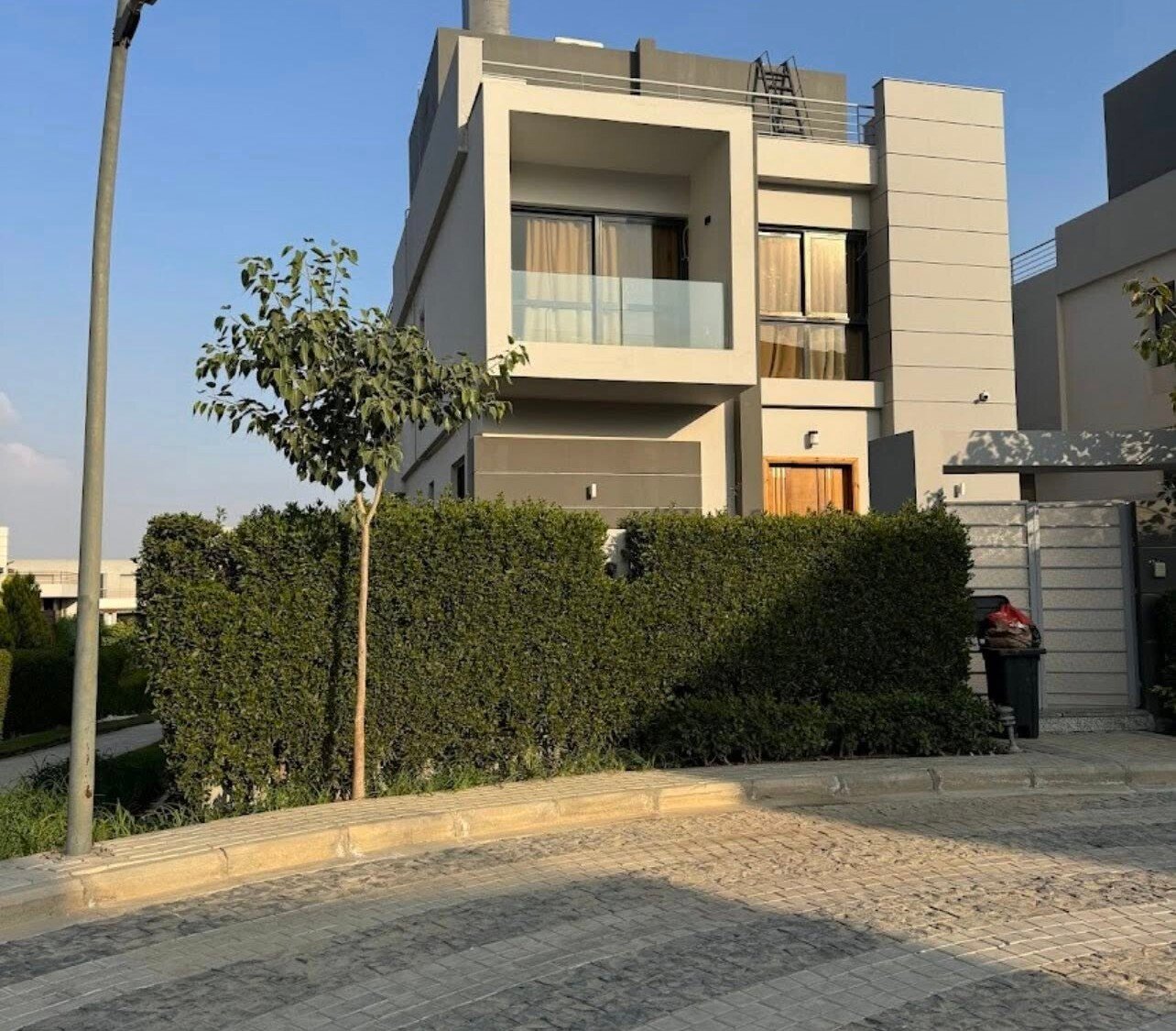 توين هاوس للبيع في كمبوند El Patio 5 East – الشروق