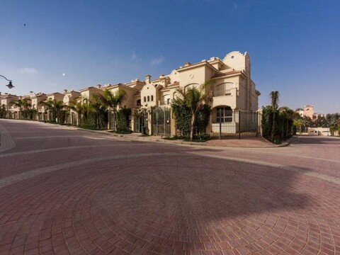 توين هاوس للبيع في كمبوند El Patio 5 East – الشروق