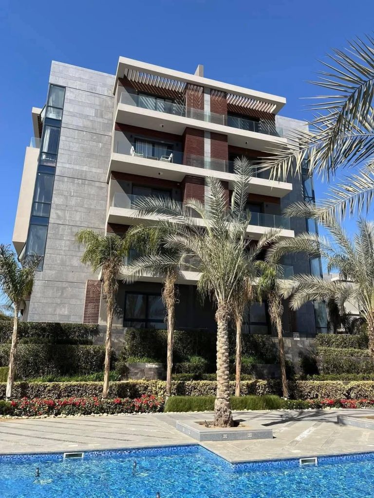 شقة بحديقة خاصة للبيع في El Patio Sola