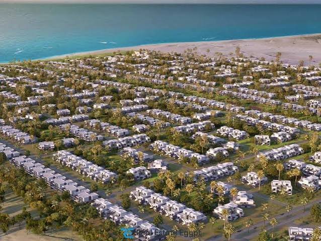 فيلا للبيع في سيلفر ساندس الساحل الشمالي، 268م + 403م أرض، 4 غرف و3 حمامات، تراس 39م بإطلالة مائية، تشطيب سوبر لوكس، بسعر 63,587,000 جنيه.