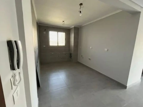 دوبلكس بحديقة للبيع 215م
