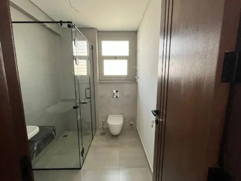 دوبلكس بحديقة للبيع 215م