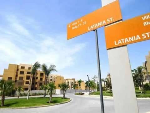 شقة 130م متشطبة للبيع في Palm Parks
