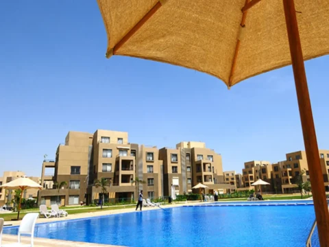 شقة 130م متشطبة للبيع في Palm Parks