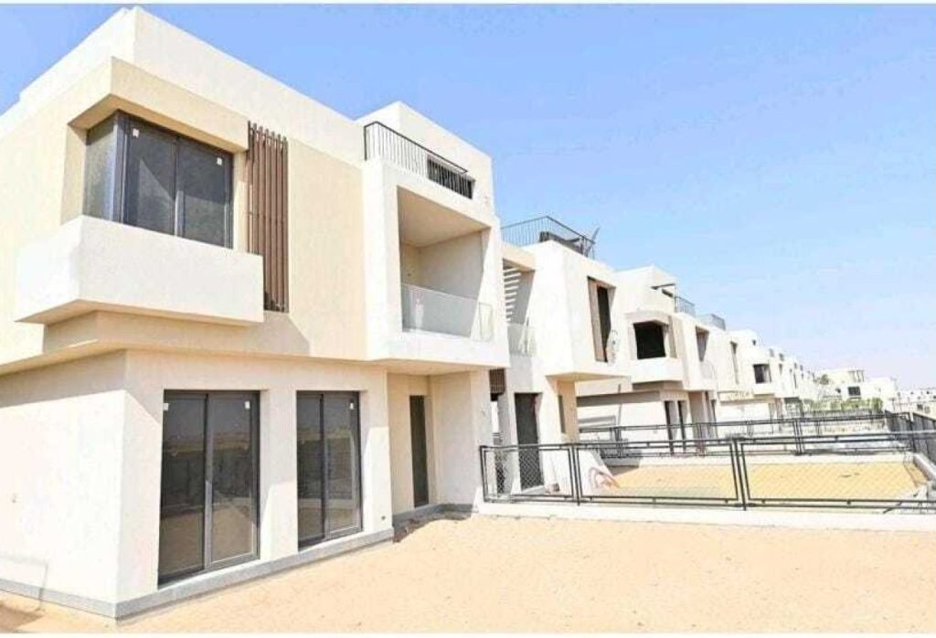 تاون هاوس 4 غرف استلام سنة بأقل سعر في سوديك