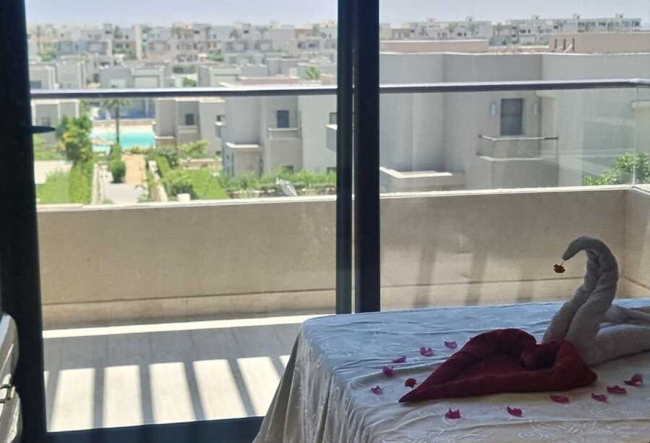 فيلا دبل فيو للبيع في ازها العين السخنة