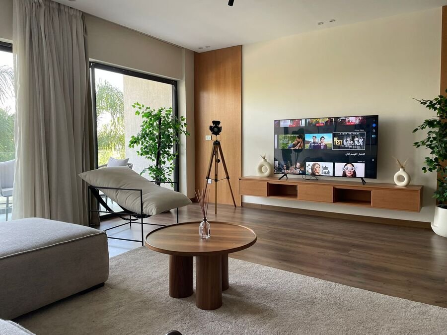 شقة مفرشة بالكامل بأقل ايجار في ليك فيو تراس واسع