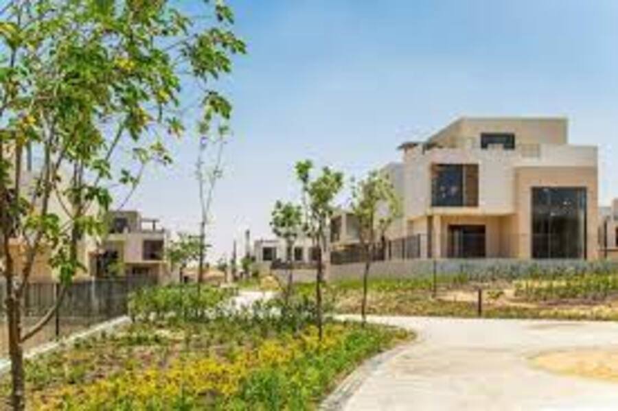 فيلا مستقلة استلام فوري بحمام سباحة في سوديك ايست
