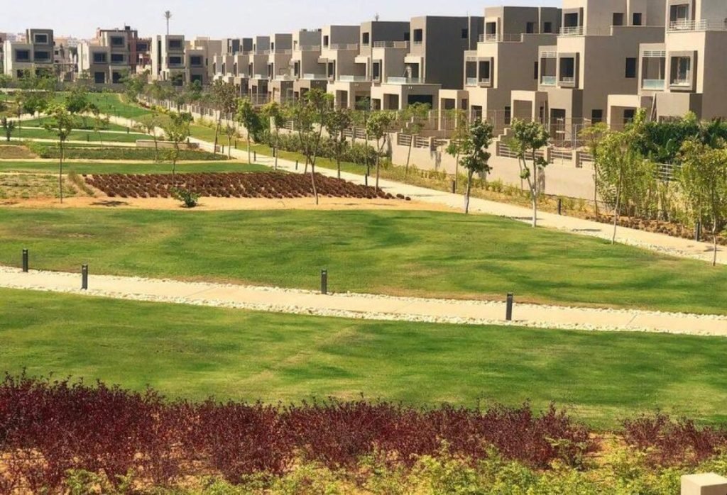 فيلا مستقلة استلام فوري للبيع في بالم هيلز التجمع