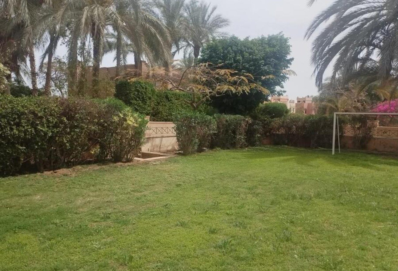 فيلا استلام فوري للبيع في استيلا دي ميري السخنة