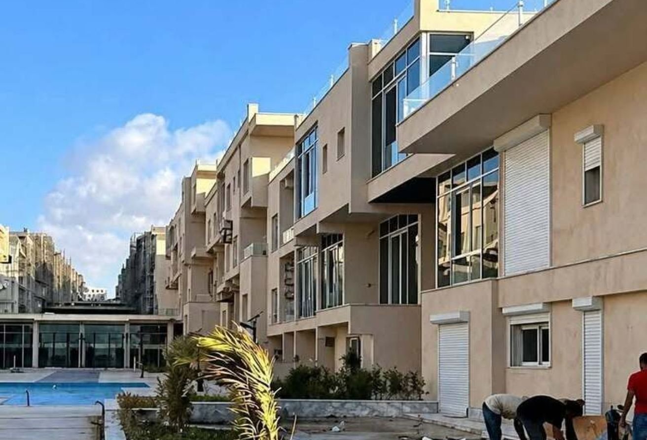شالية 3 غرف استلام فوري للبيع في دايركشن وايت