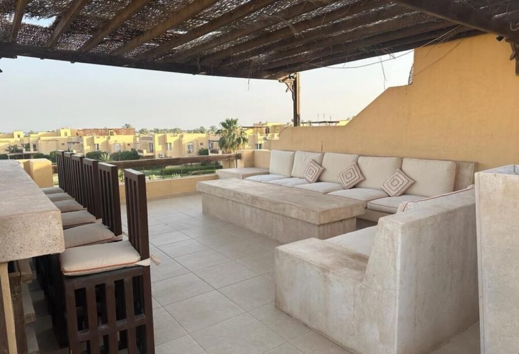 شالية مفروش بالكامل للايجار في عين باي