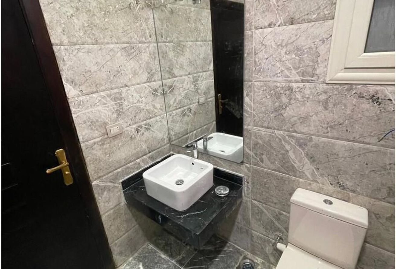 شقة فاخرة للايجار في ون قطامية