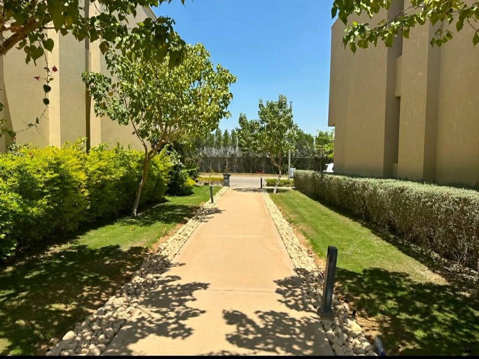 فيلا مستقلة بحمام سباحة للايجار في سوديك فيليت