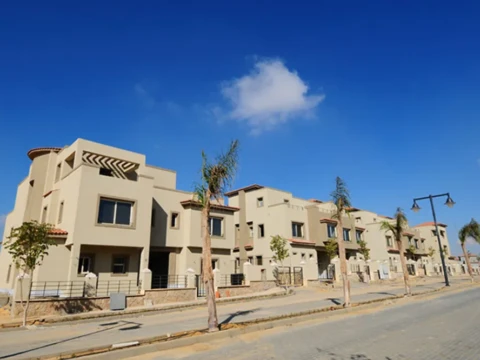 فيلا مستقلة استلام فوري للبيع في قطامية هيلز
