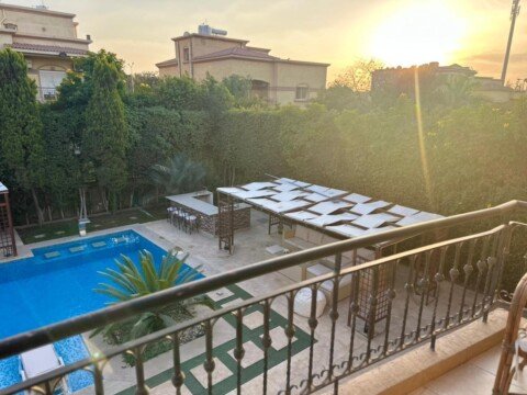 فيلا متشطبة و مفروشة بالكامل للبيع في مدينة الرحاب