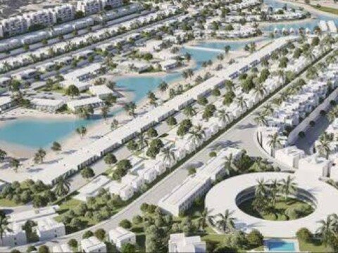 شالية بفيو علي البحر استلام سنة للبيع في سولت
