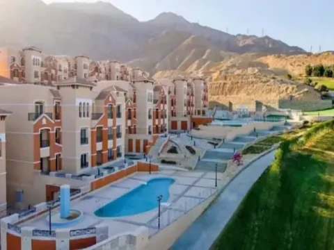 شالية استلام فوري بحديقة خاصة للبيع في العين السخنة